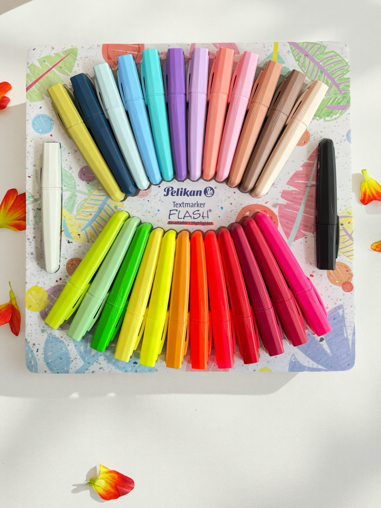 RESALTADORES PELIKAN 25 PIEZAS + 1 TACHADOR